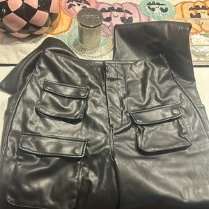 Black fake leather pants with pockets high waist